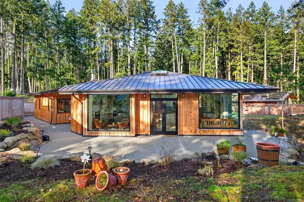 177 Maracaibo Lane, Salt Spring BC V8K 1S6 - 2 bed, 2.0 bath in Salt Spring