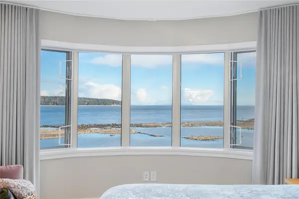 27 Island Hwy S # 2304, Campbell River BC V9W 1A2 - 2 bed, 2 bath in Campbell River