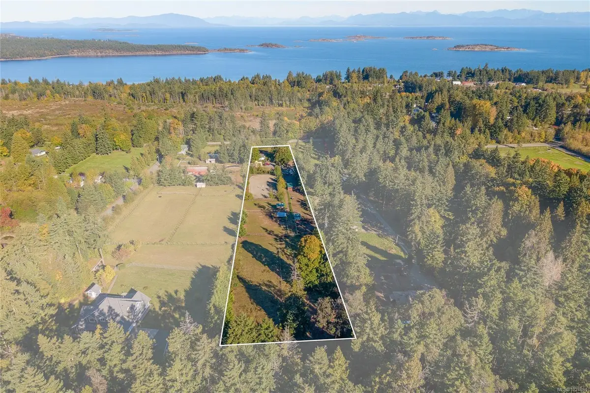 7727 Superior Rd, Lantzville BC V0R 2H0