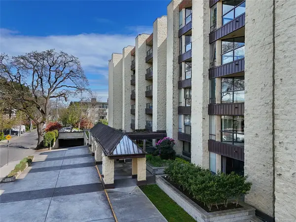 1745 Leighton Rd # 611, Victoria BC V8R 6R6 - 1 bed, 1 bath in Victoria