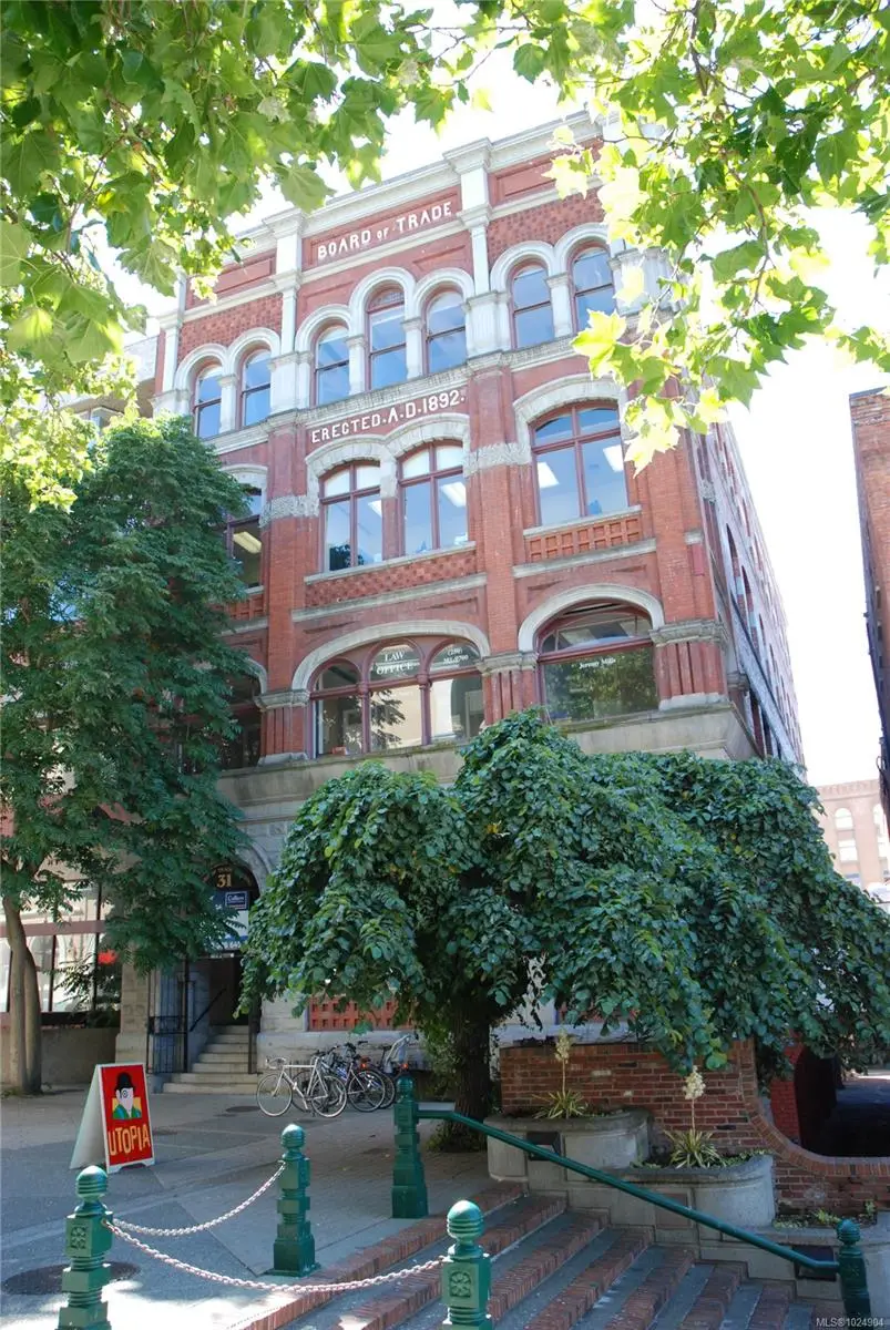 4th West - 31 Bastion Sq, Victoria BC V8W 1J1