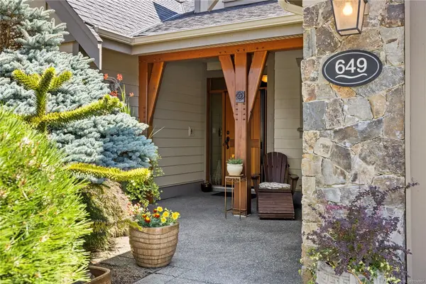 649 Eaglewood Crt, Qualicum Beach BC V9K 0A3 - 3 bed, 3 bath in Qualicum Beach