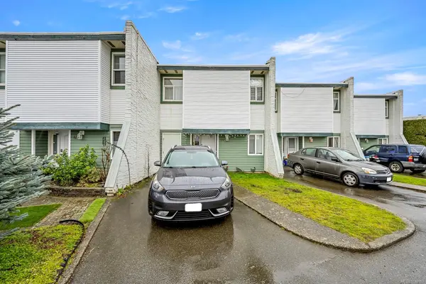 1957 Guthrie Rd # 44, Comox BC V9M 2J2 - 3 bed, 3 bath in Comox