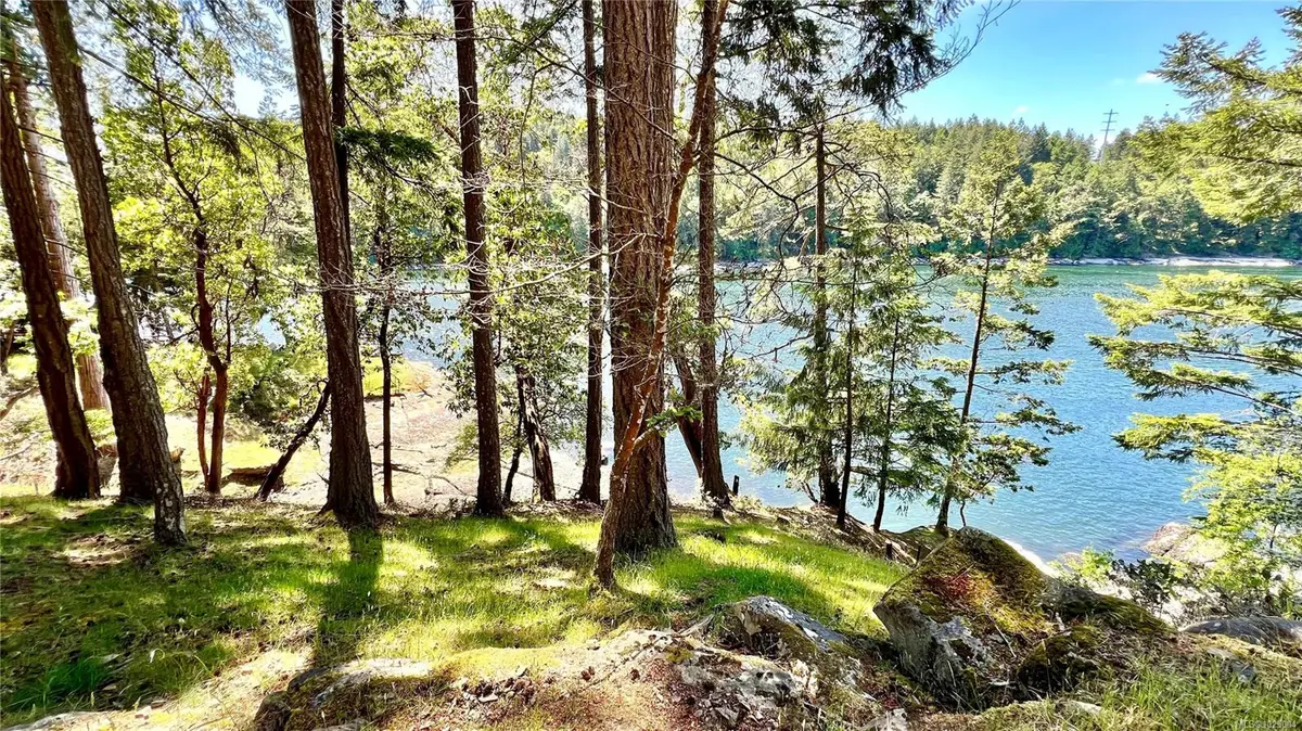 231 Halibut Hill Rd, Mudge Island BC V0R 1X6