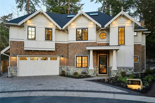 3915 Woodlands Pl, Saanich BC V8N 4J7 - 5 bed, 4 bath in Saanich