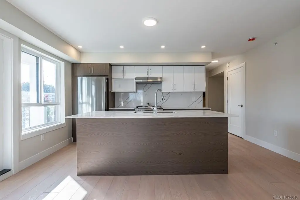 171 Jensen Ave W #211, Parksville BC V9P 1K3