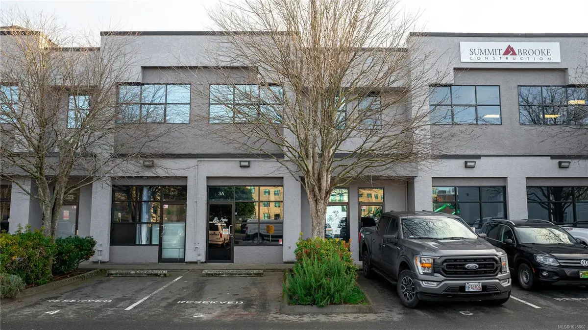 415 Dunedin St # 3, Victoria BC V8T 5M3