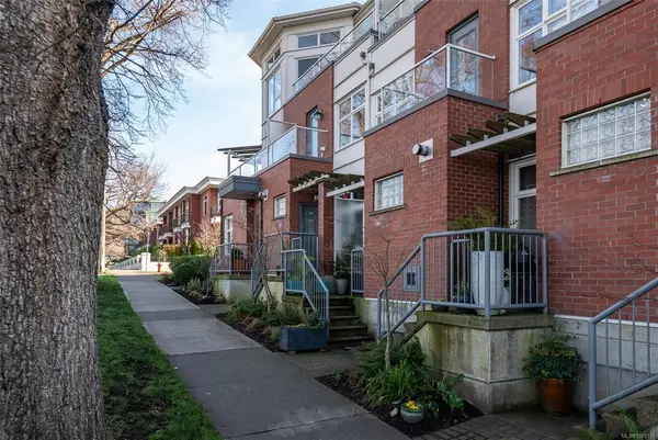 60 Dallas Rd # 13, Victoria BC V8V 1A2 - 2 bed, 3 bath in Victoria