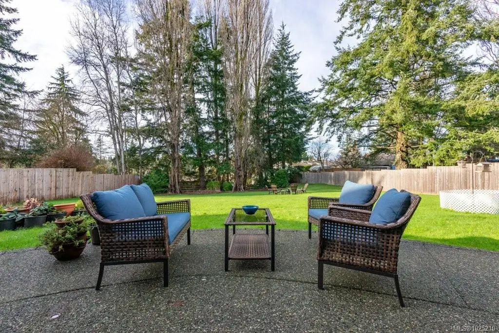 80 Masters Rd, Campbell River BC V9W 2Z4