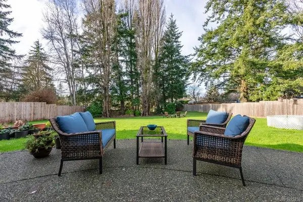 80 Masters Rd, Campbell River BC V9W 2Z4 - 5 bed, 2 bath in Campbell River