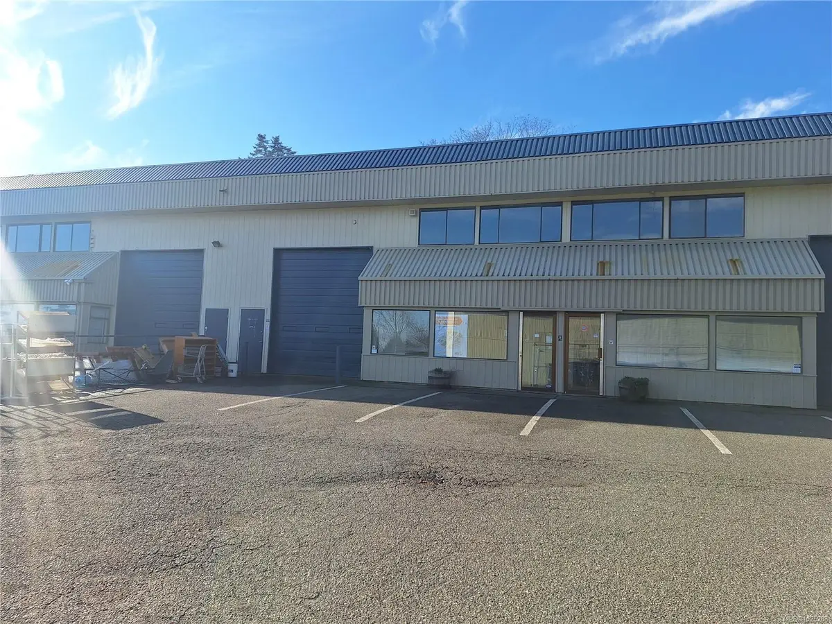 690 Comox Rd #C, Nanaimo BC V9R 3J3