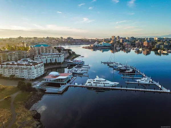 75 Songhees Rd # 306, Victoria BC V9A 7M5 - 2 bed, 2 bath in Victoria