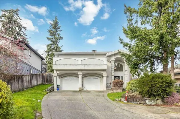 88 Chilco Ridge Pl, View Royal BC V9B 5Z7 - 6 bed, 4 bath in View Royal