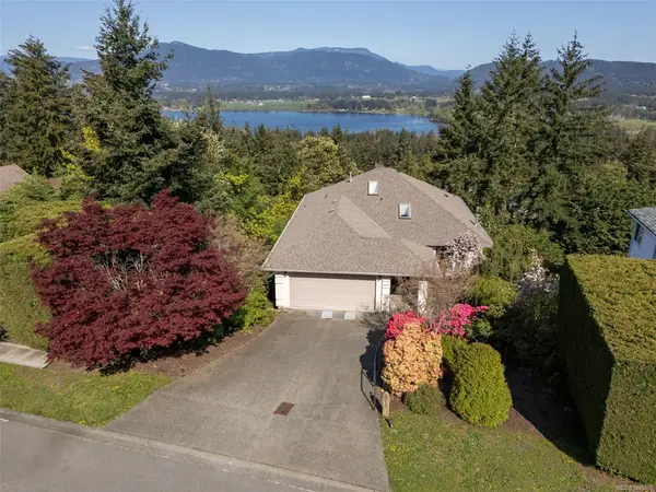 6039 Chippewa Rd, Duncan BC V9L 5P5 - 4 bed, 3 bath in Duncan