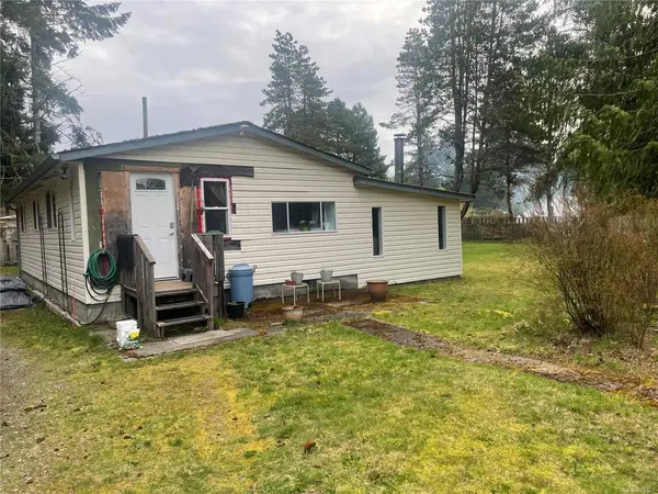 247 Huson Rd, Qualicum Beach BC V9K 2A2 - 2 bed, 1 bath in Qualicum Beach
