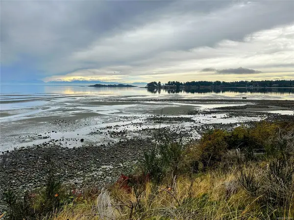 1175 Resort Dr # 7, Parksville BC V9P 2E3 - 2 bed, 3 bath in Parksville