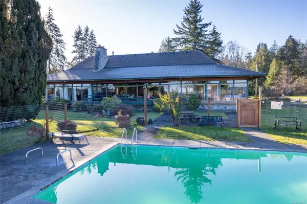 160 Kopina Dr, Bowser BC V0R 1G0 - 4 bed, 4.0 bath in Bowser