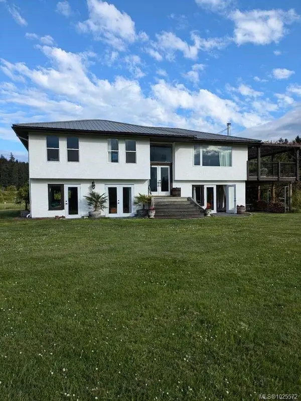 300 Wood Dale Dr, Mayne Island BC V0N 2J2 - 3 bed, 4 bath in Mayne Island