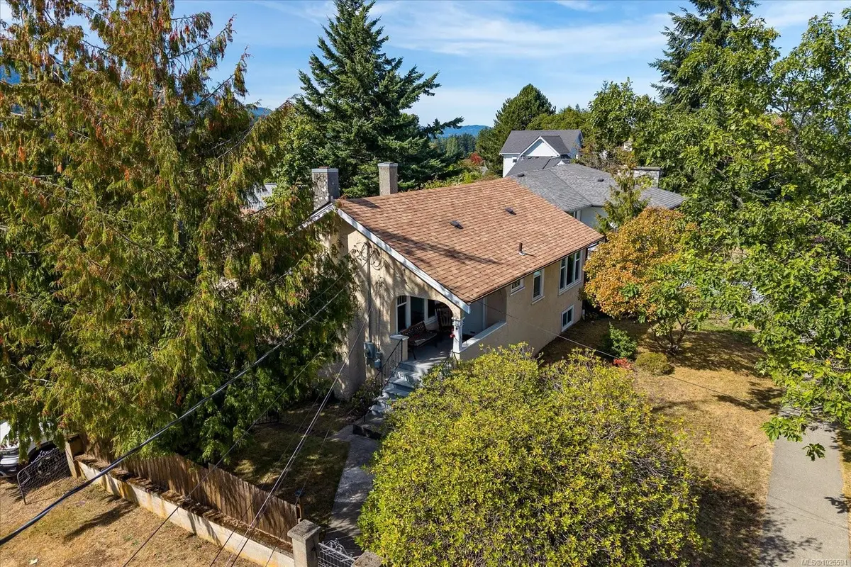 397 Machleary St, Nanaimo BC V9R 2G8