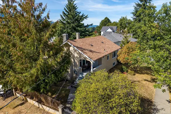 397 Machleary St, Nanaimo BC V9R 2G8 - 2 bed, 1 bath in Nanaimo