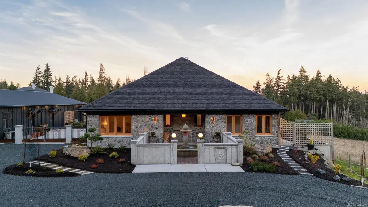 735 Arden Rd, Metchosin BC V9C 4G2