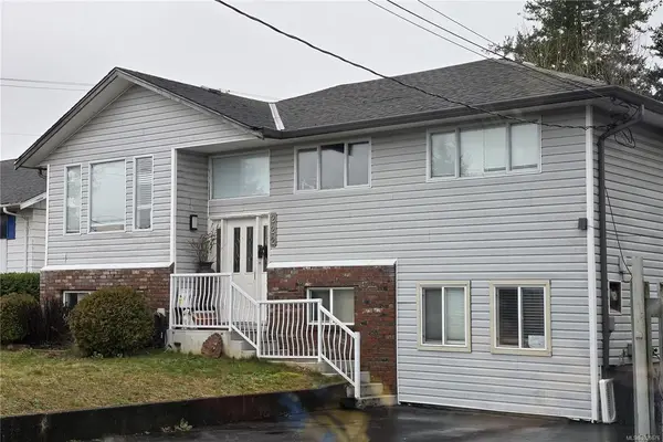 222 Thulin St, Campbell River BC V9W 2K7 - 5 bed, 2 bath in Campbell River