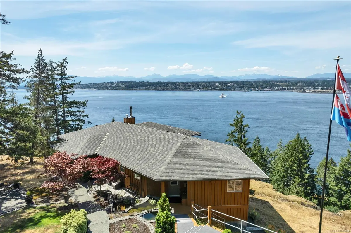 620 Helanton Rd #9, Quadra Island BC V0P 1N0