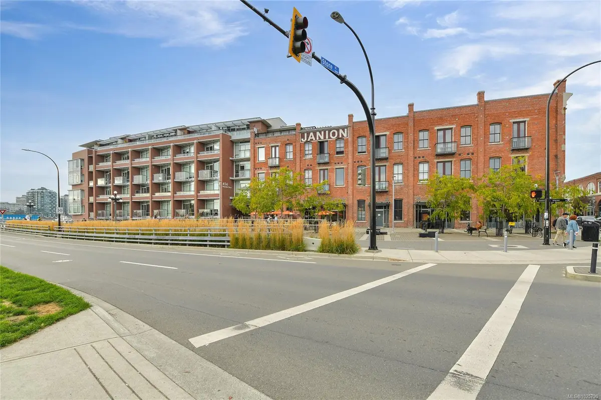 216-456 Pandora Ave, Victoria BC V8W 0E3
