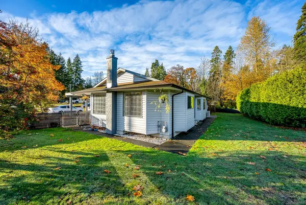 4863 Dundas Rd, Courtenay BC V9N 5Y2 - 3 bed, 3 bath in Courtenay