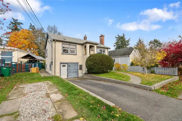 4029 Carey Rd, Saanich BC V8Z 4E7 - 3 bed, 2 bath in Saanich