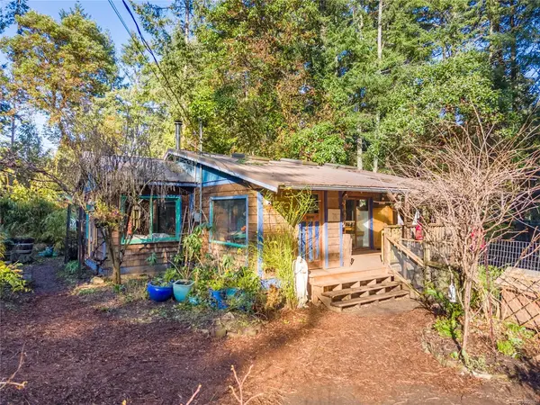 3722 Port Rd, Pender Island BC V0N 2M0 - 2 bed, 1 bath in Pender Island