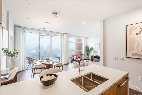 9570 Fifth St # 307, Sidney BC V8L 2W5 - 2 bed, 2 bath in Sidney