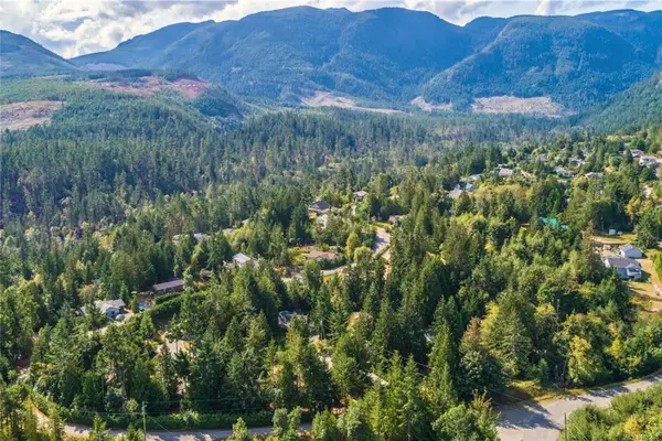 1762 Martini Way, Qualicum Beach BC V9K 2S3 - 3 bed, 2 bath in Qualicum Beach