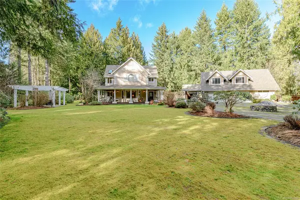 1753 Peerless Rd, Shawnigan Lake BC V0R 1L0 - 5 bed, 4 bath in Shawnigan Lake