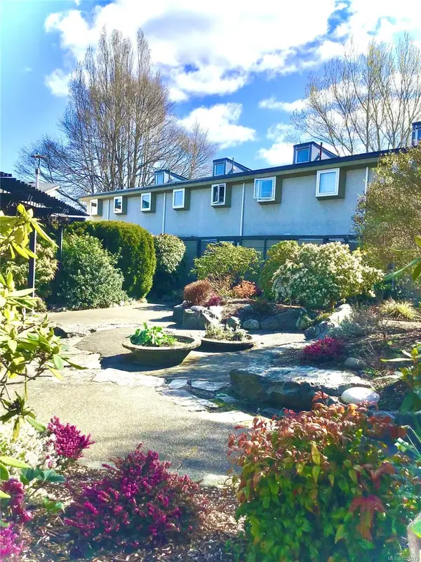 1541 North Dairy Rd, Victoria BC V8T 3T9 - 3 bed, 2 bath in Victoria