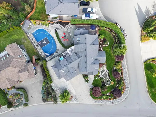 601 Sentinel Dr, Mill Bay BC V0R 2P4 - 6 bed, 5 bath in Mill Bay