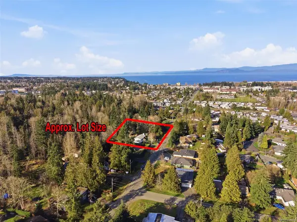 439 Craig St, Parksville BC V9P 1L2 - 4 bed, 2 bath in Parksville