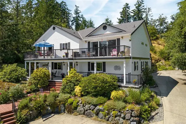 7760 West Coast Rd, Sooke BC V9Z 0R7 - 5 bed, 4 bath in Sooke