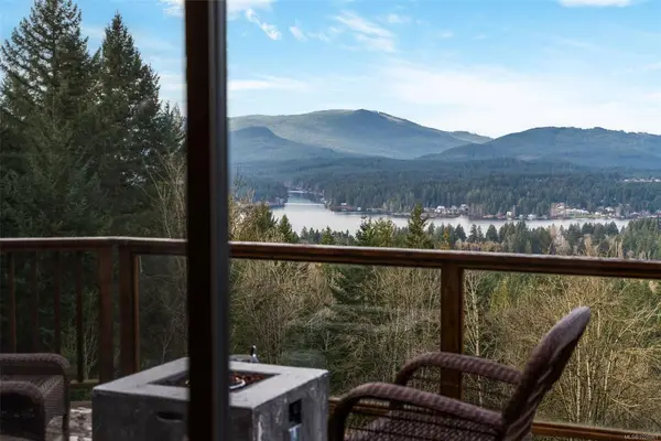 1691 Strathcona Heights Rd, Shawnigan Lake BC V8H 2A9 - 4 bed, 3 bath in Shawnigan Lake