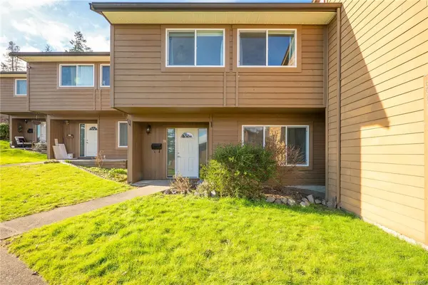 855 Howard Ave # 28, Nanaimo BC V9R 5V4 - 4 bed, 2 bath in Nanaimo