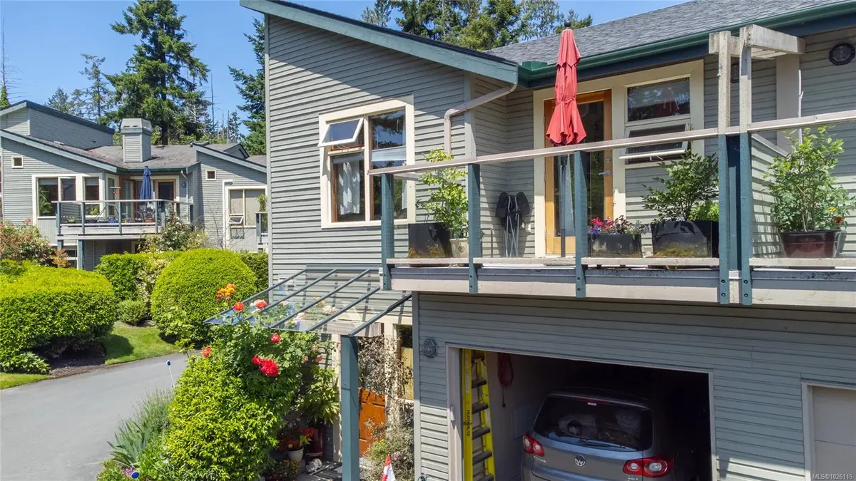 133 Corbett Rd # 9, Salt Spring BC V8K 2W6