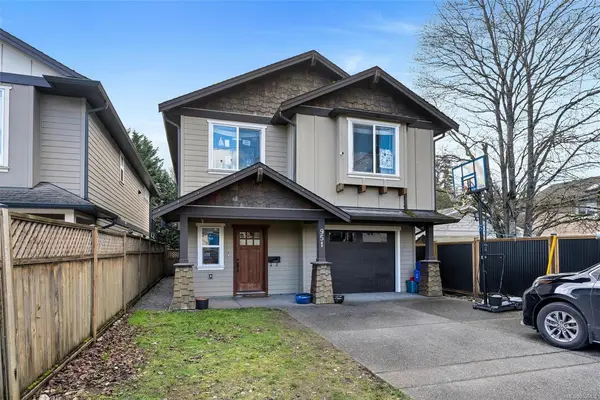 951 Bray Ave, Langford BC V9B 2S9 - 5 bed, 3 bath in Langford
