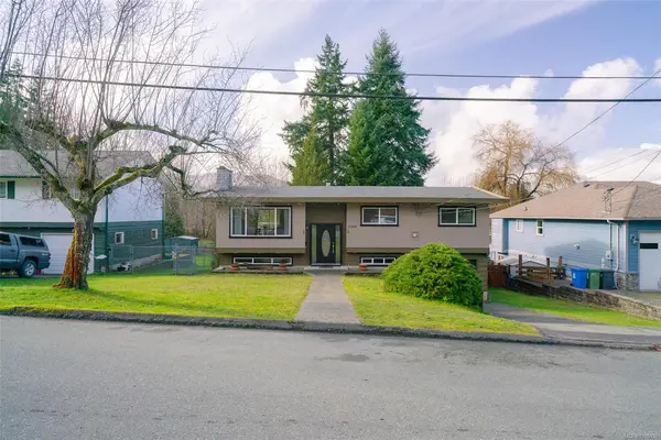 2360 11th Ave, Port Alberni BC V9Y 2S5 - 3 bed, 3 bath in Port Alberni