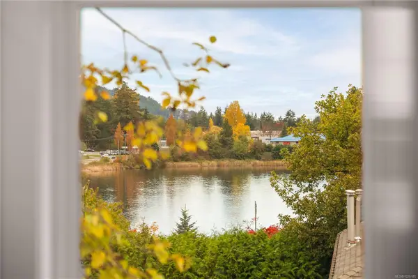 4193 Corunna Ave, Nanaimo BC V9T 1Z3 - 3 bed, 4 bath in Nanaimo