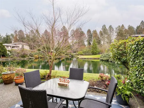 2345 Cedar Hill Cross Rd # 125, Oak Bay BC V8P 5M8 - 2 bed, 2 bath in Oak Bay