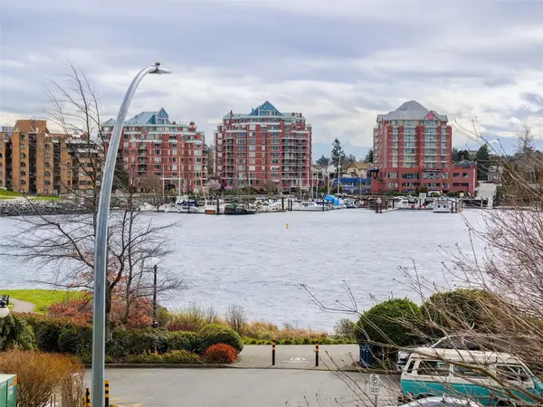 68 Songhees Rd # 110, Victoria BC V9A 0A3 - 2 bed, 3 bath in Victoria