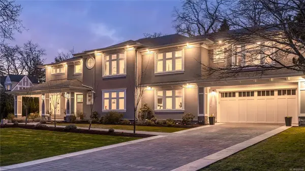 3350 Weald Rd, Oak Bay BC V8R 6E3 - 7 bed, 8 bath in Oak Bay