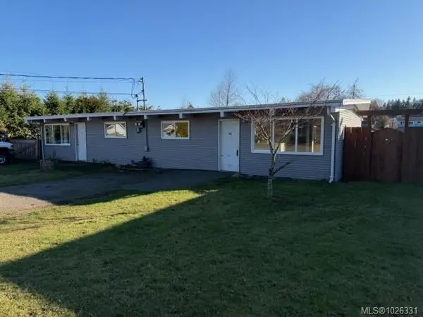 202/204 Marks Ave, Parksville BC V9P 1L8 - 4 bed, 2 bath in Parksville