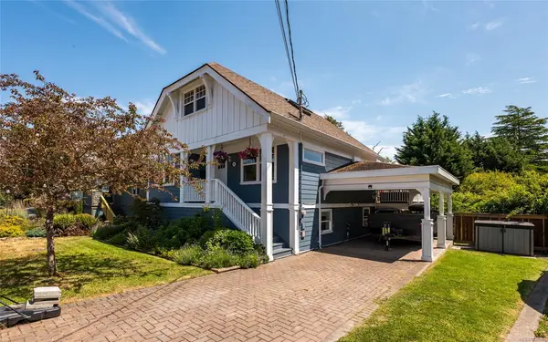 2161 Fair St, Oak Bay BC V8R 2G9 - 4 bed, 3 bath in Oak Bay