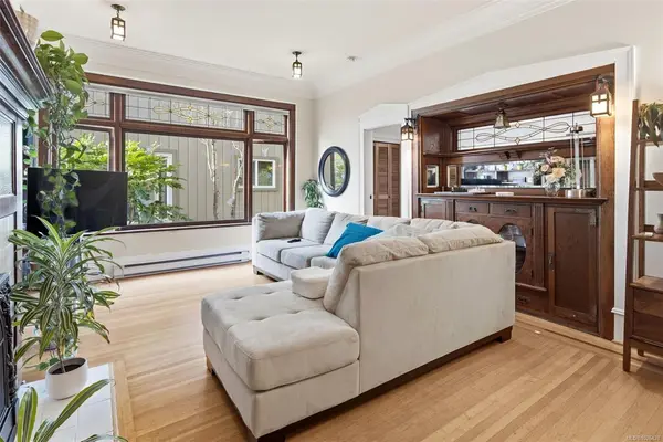 1392 Rockland Ave # 102, Victoria BC V8S 1V8 - 2 bed, 1 bath in Victoria